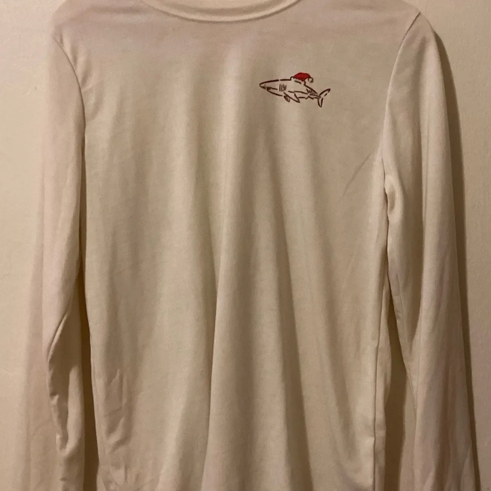 Cat & Jack Beige Cream XXL long top with Shark logo Has Santa Hat (16-18)